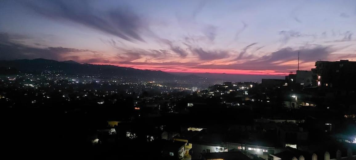 Red Rose Hotel & Resort Mansehra Exterior foto
